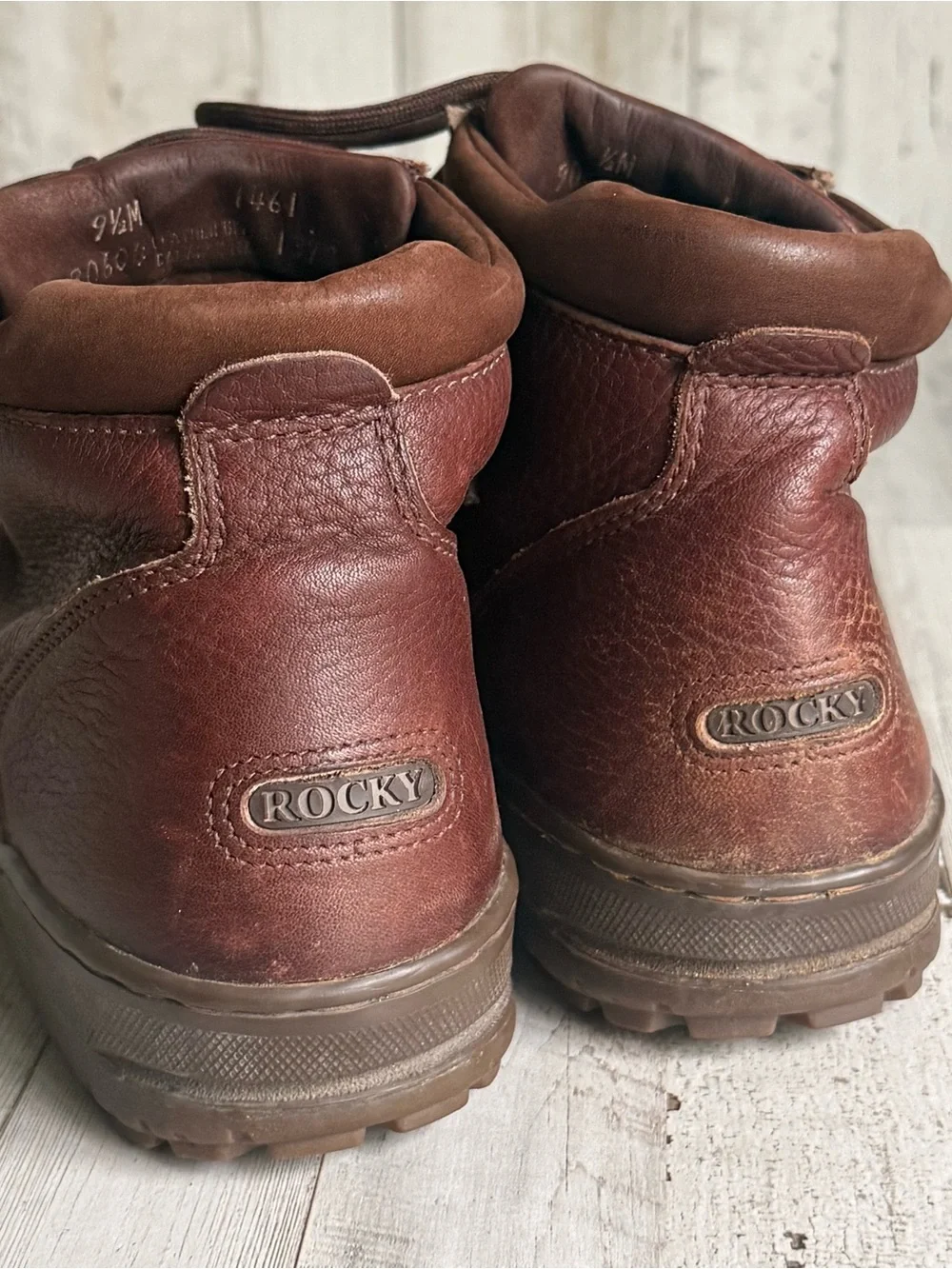 Men’s Rocky Gore Tex Hiking Boots size 9.5